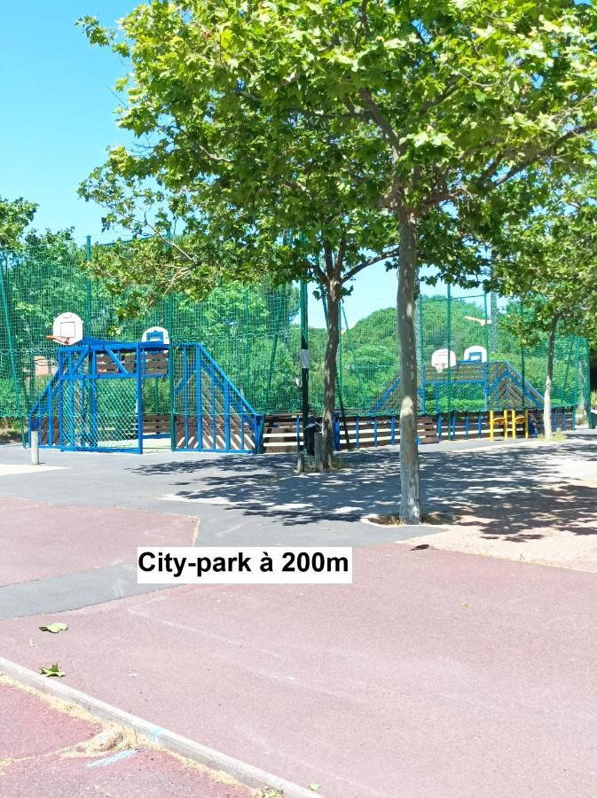 Les Locations de Lara I - T2 spacieux Loggia Parking privatif Près port, plage, Ile Loisirs Agde Extérieur photo